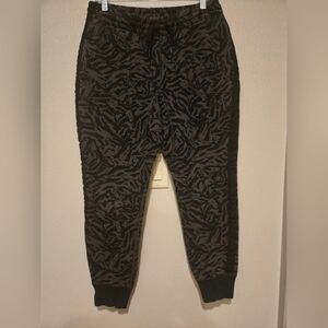 Nike Men's Black and Gray Patterned Joggers